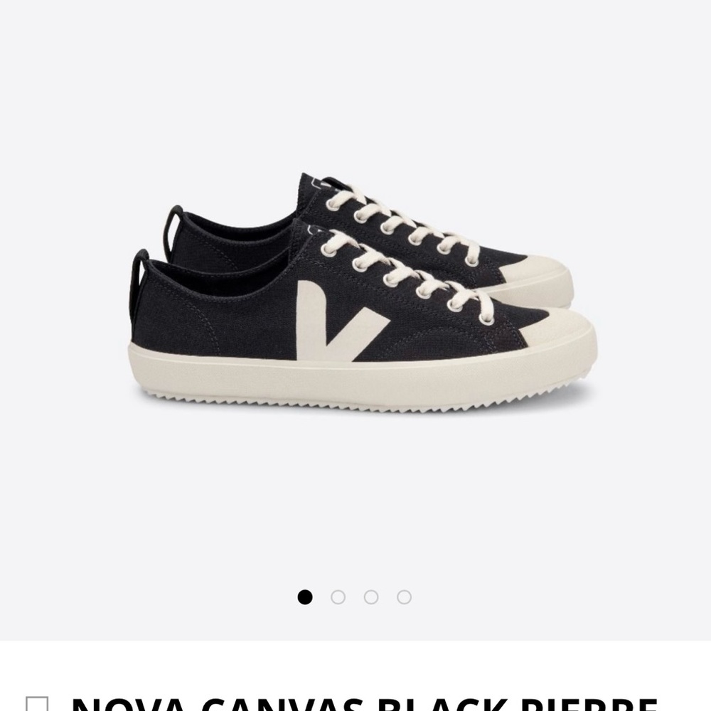 Veja Nova canvas black Pierre 38 / 7